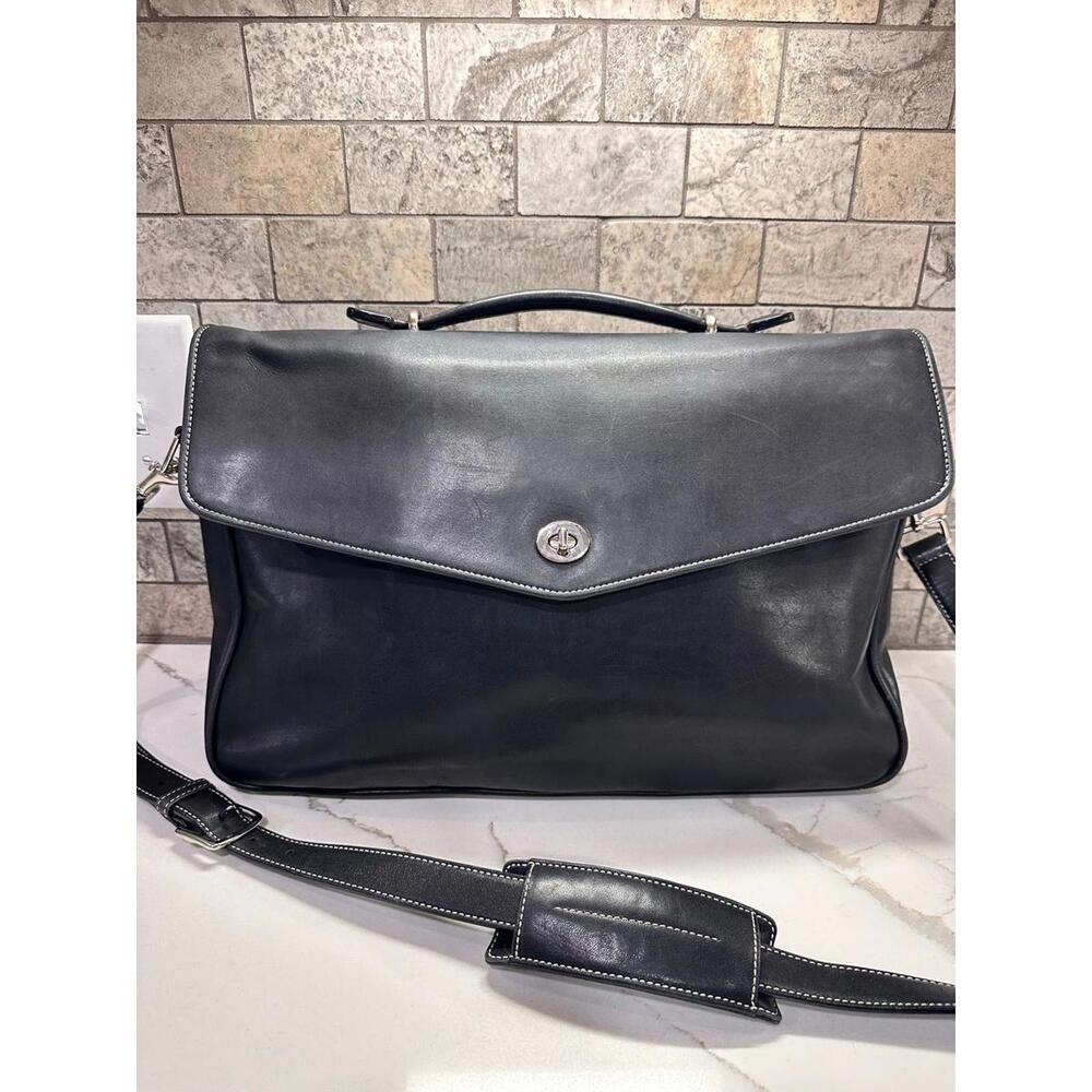 1437. Coach 2004 Vintage  Lexington Breifcase